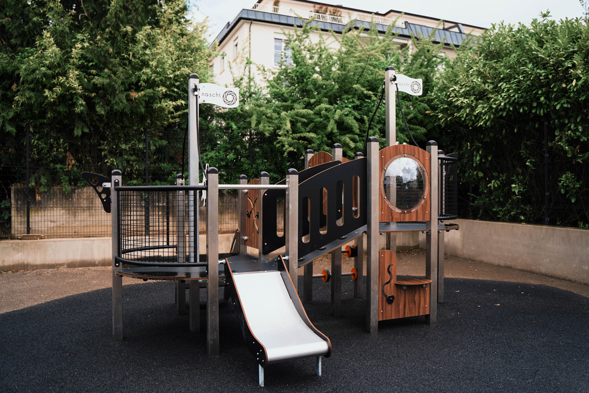 Nursery Nascht Artcile Outdoor play | Image of a playground